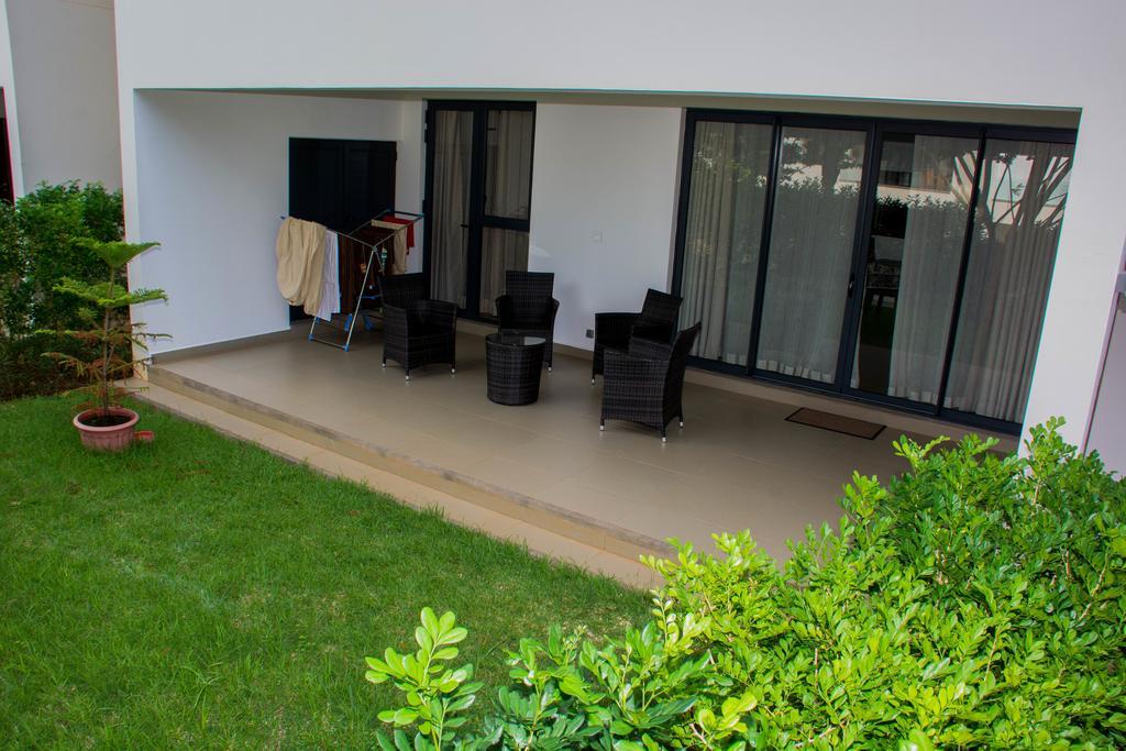 Apartment Azuri Roches Noires Exterior foto